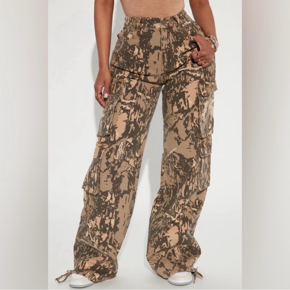 Fashion Nova Cargo pants